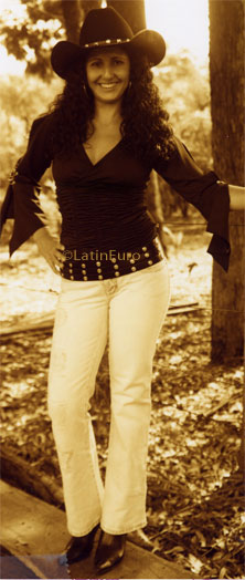 Date this gorgeous Brazil girl Geyce from INHUMAS B7099