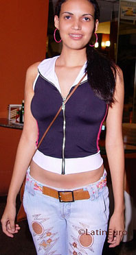 Date this pretty Brazil girl Kelcia from RONDONOPOLIS B7105