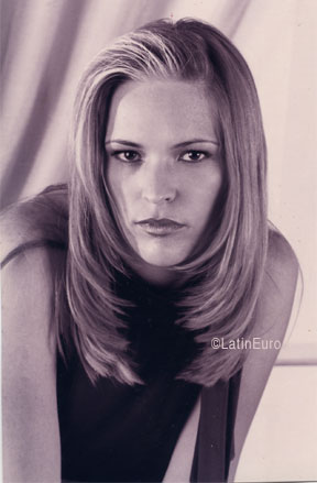 Date this happy Brazil girl Juliana from CASCAVEL B7181