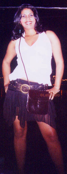 Date this attractive Brazil girl Auri from RECIFE B7219