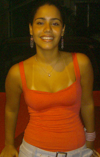 Date this fun Brazil girl Carla from RIO DE JANEIRO B7260