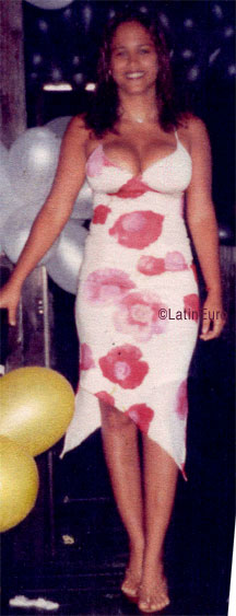 Date this foxy Brazil girl Cristiane from SALVADOR B7264