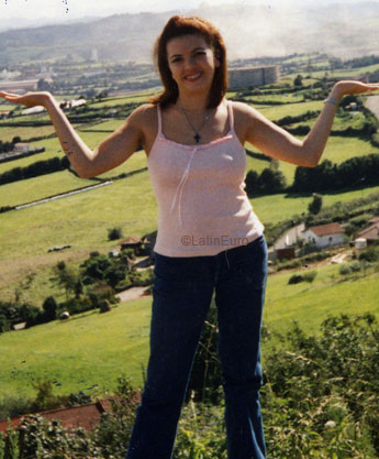 Date this passionate Brazil girl Valquiria from GOIANA B7273