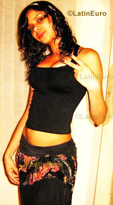 Date this voluptuous Brazil girl Aylla from Sao Paulo B742