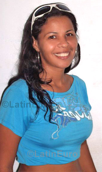 Date this stunning Brazil girl Yasmin from Natal B752