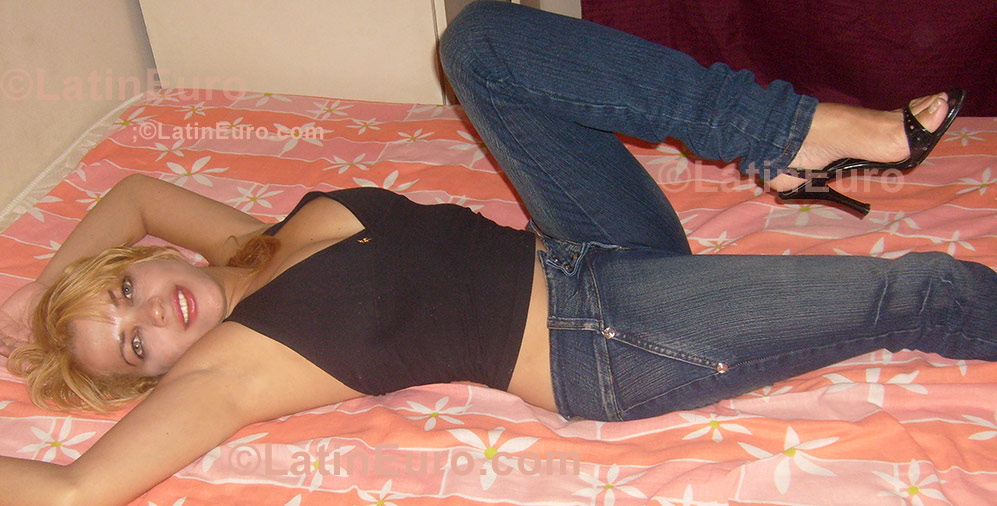 Date this sensual Brazil girl Luciene from Santa Maria B757