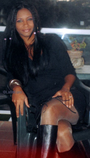 Date this beautiful Brazil girl Luciana from  B7922