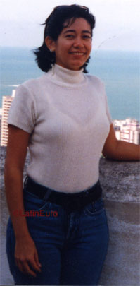 Date this happy Brazil girl Angel from RIO DE JANEIRO B7960