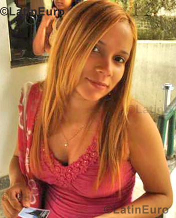 Date this lovely Brazil girl Aline from Nova Iguacu B804