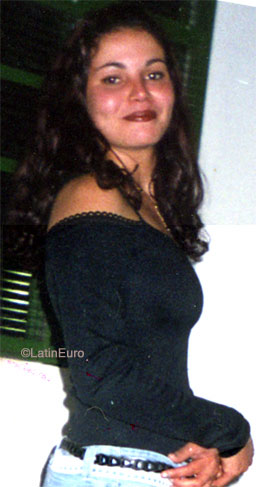 Date this delightful Brazil girl Ceila from BAURU B8044