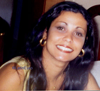 Date this hard body Brazil girl Eliane from BARRETOS B8188