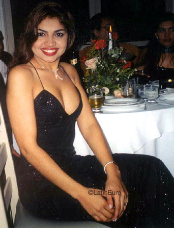 Date this hard body Brazil girl Ana from PIRACICABA B8380