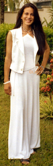 Date this delightful Brazil girl Claudia from NANUQUE B8410