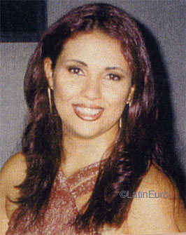 Date this cute Brazil girl Cintia from BAURU B8479