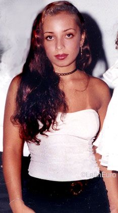 Date this hot Brazil girl Carcia from COLATINA B8487