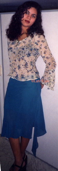 Date this attractive Brazil girl Elania from RIO DE JANEIRO B8545