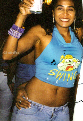 Date this sensual Brazil girl Eliana from SALVADOR B8681