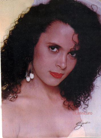 Date this gorgeous Brazil girl Luciana from BETIM B8684