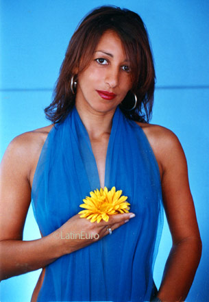 Date this happy Brazil girl Aparecida from VITORIA B8695