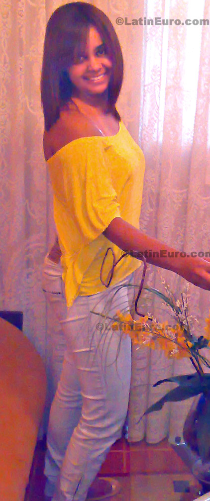 Date this foxy Brazil girl Keny- from  B90