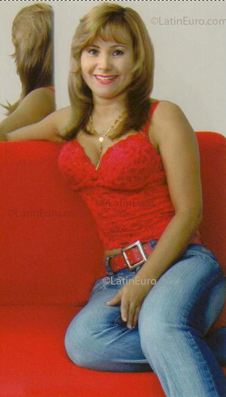 Date this attractive Colombia girl Adriana from Envigado CO5347