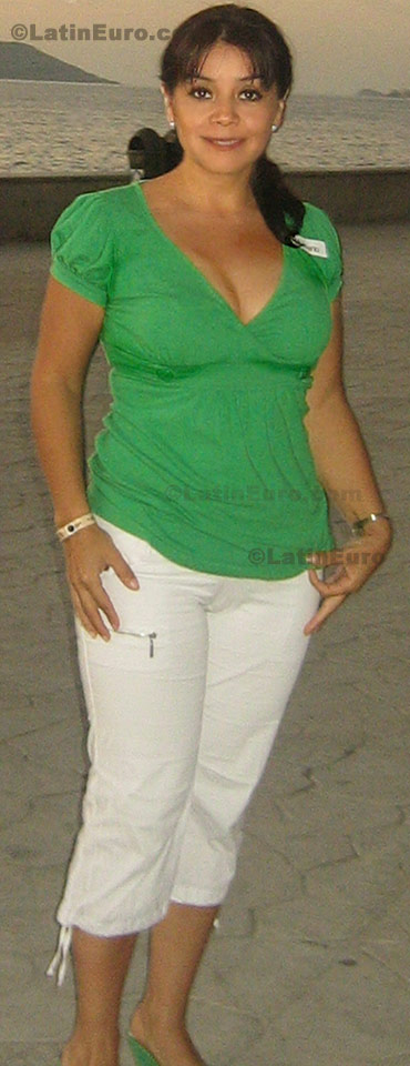 Date this georgeous Mexico girl Cristina from Tepic N-1104