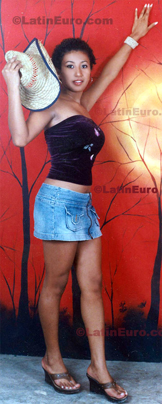 Date this cute Any Country girl Karla from Comayagua N-1204