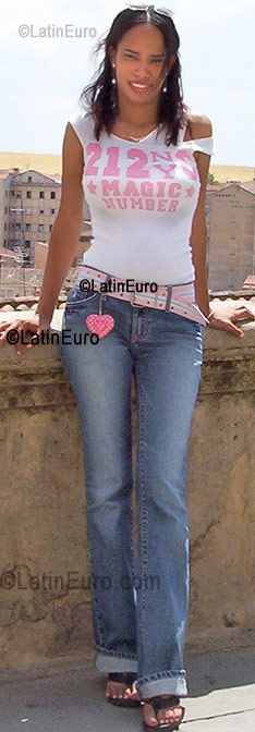 Date this good-looking Dominican Republic girl Gloria from Barahona N-1458