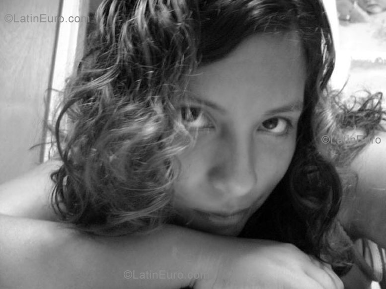 Date this georgeous Peru girl Rosa from Trujillo N-306