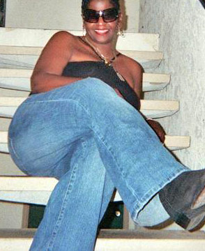 Date this passionate United States girl Marcella from Sacramento N-370