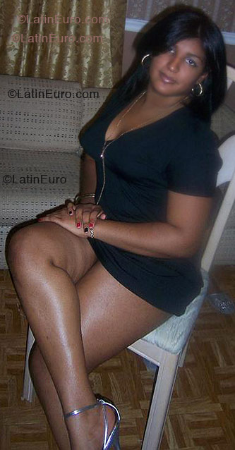 Date this charming Any Country girl Santi from Danbury N-44