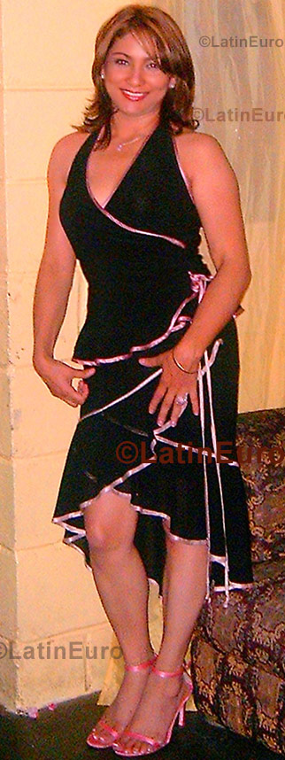 Date this georgeous Honduras girl Carmen- from Tegucigalpa N-583