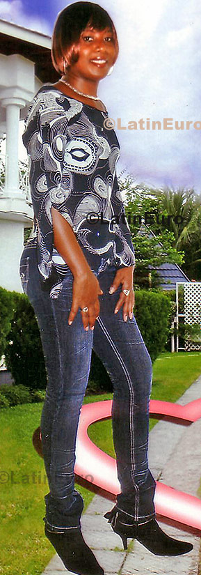 Date this tall Any Country girl Aidene from Clarendon N-681