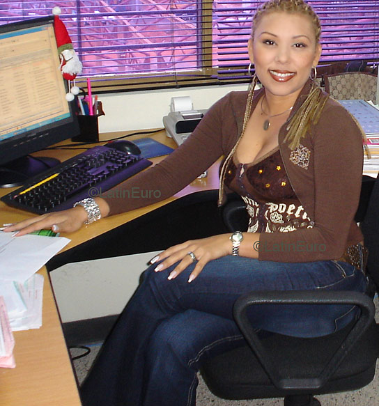 Date this beautiful Venezuela girl Belkis from  N1185