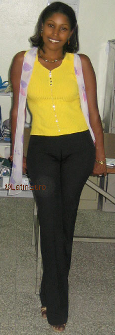 Date this exotic Dominican Republic girl Santa from Barahona N1543