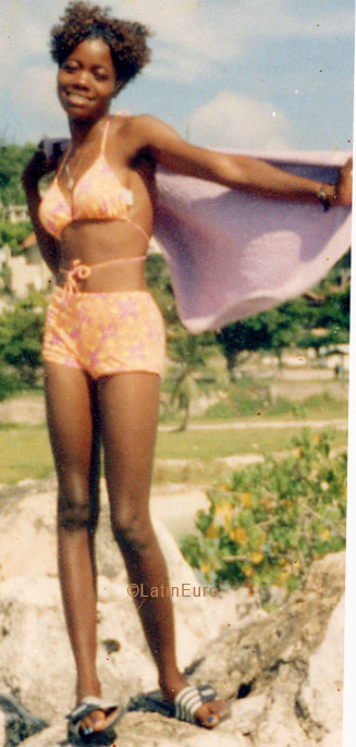Date this tall Jamaica girl Setrine from Montego Bay N2075