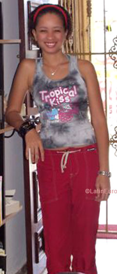 Date this funny Mexico girl Leonor from Santo Domingo N2352