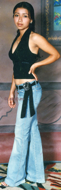 Date this good-looking Honduras girl Maria from Yoro N2470