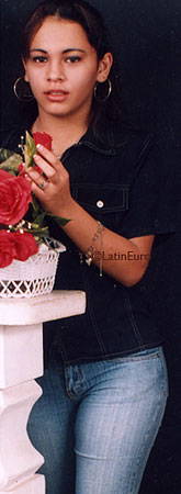 Date this attractive Honduras girl Iris from Tegucigalpa N3423