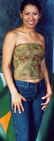 Date this sensual Honduras girl Carin from Comayagua N3437