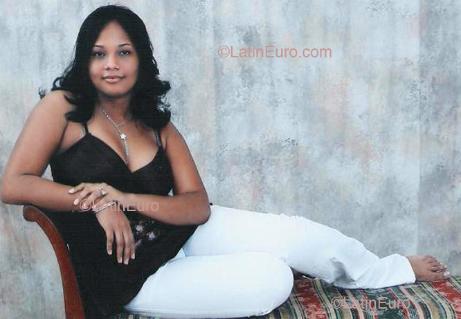 Date this delightful Dominican Republic girl Juana from Barahona N429