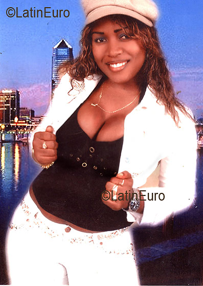 Date this good-looking Mexico girl Yermis from San Pedro de Macoris N551