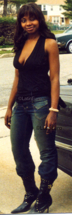 Date this attractive United States girl Nathalie from Cledmenton N929