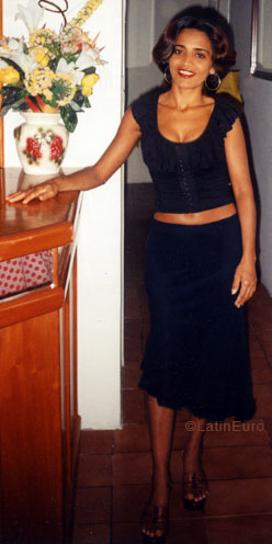 Date this tall Brazil girl Maria from RECIFE B6781
