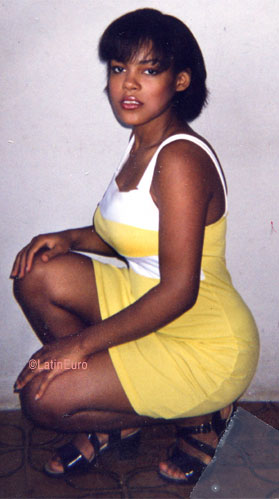 Date this attractive Brazil girl Glilda from SALVADOR B7391