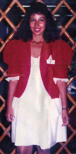 Date this young Brazil girl Cliete from SALVADOR B7538