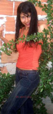 Date this lovely Brazil girl Clarice from SETE LAGOAS B8067