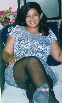 Date this nice looking Brazil girl Josenil from  B9924