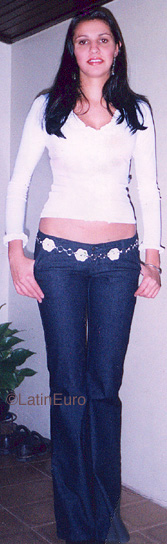 Date this nice looking Brazil girl Daniella from AGRONOMICA B9824