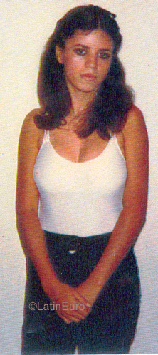 Date this lovely Brazil girl Tania from GOIANIA B9781